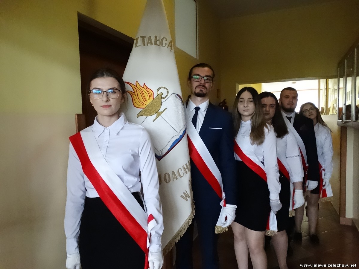 Uroczystość pożegnania klas III-  część 1