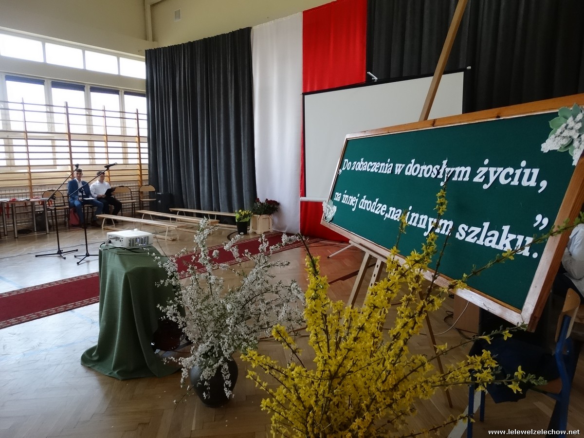 Uroczystość pożegnania klas III a i III b - część 2:)