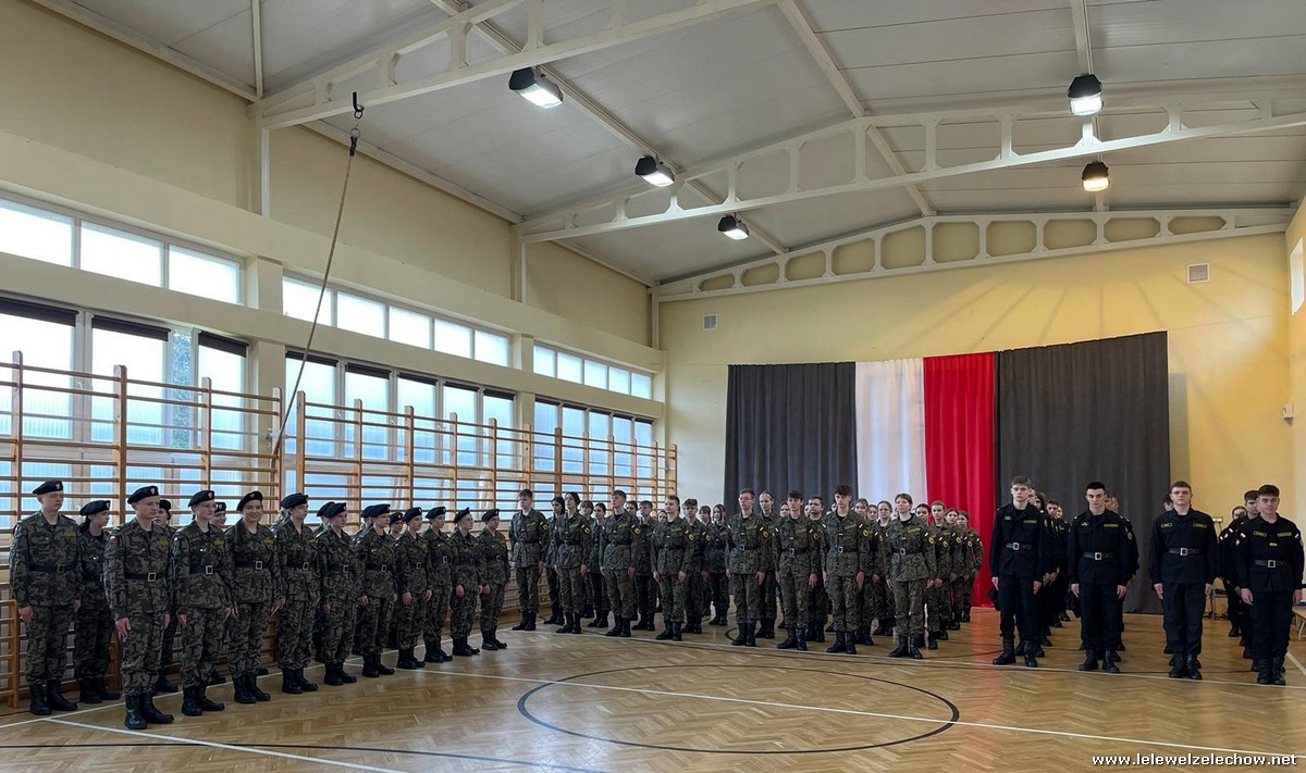 Awanse klas mundurowych