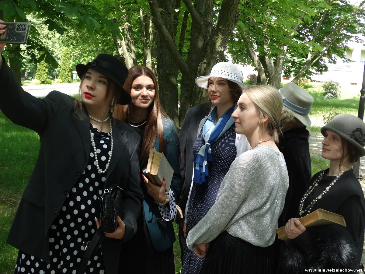 Moda codzienna 20-lecia - projekt z historii