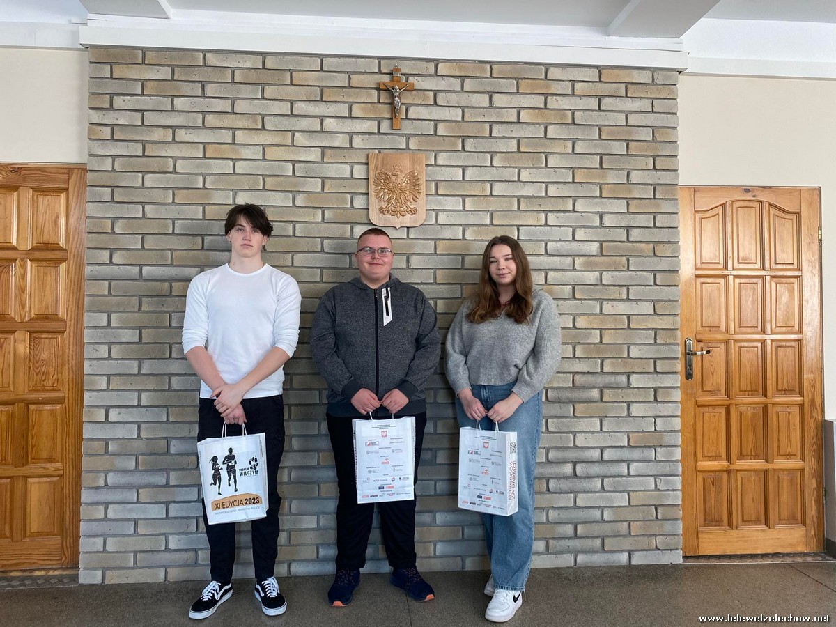 Nagrody w konkursach historycznych i plastycznych