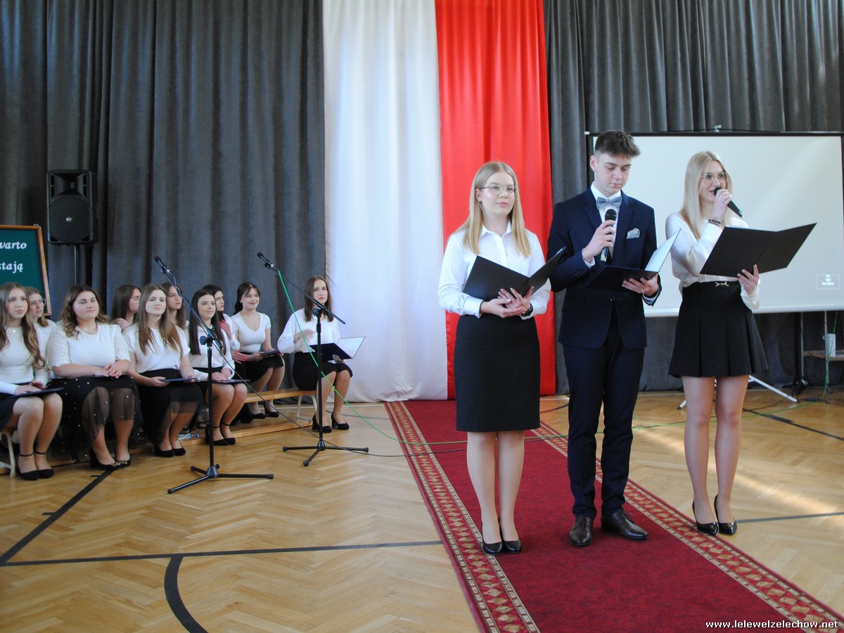 Uroczystość pożegnania klas IV - część artystyczna