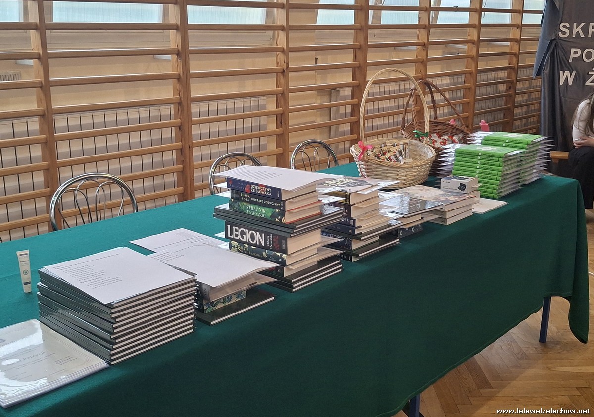 Pożegnanie maturzystów - świadectwa i nagrody