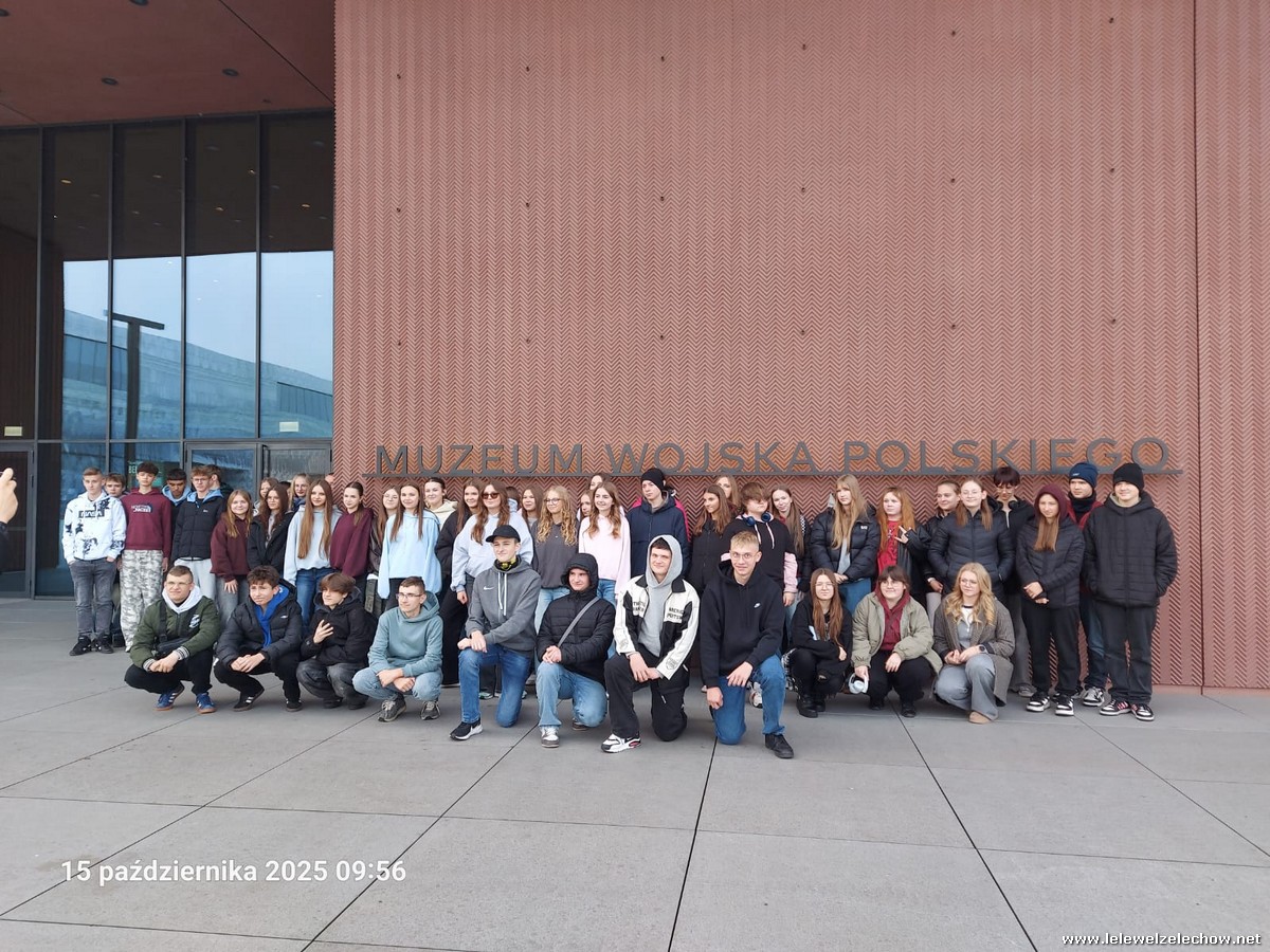 Wycieczka klas pierwszych do Warszawy